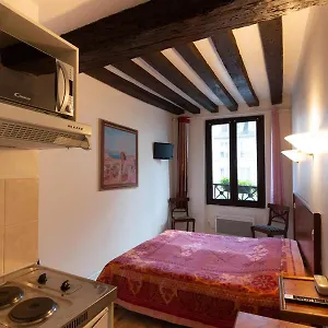 *** Apart Otel De Bourgogne Fransa
